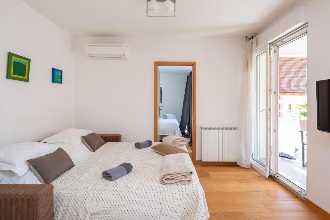 Modern Apt With Terrace 4 Min Walk To The Beach Split Zewnętrze zdjęcie