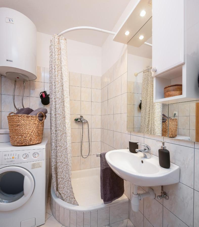 Modern Apt With Terrace 4 Min Walk To The Beach Split Zewnętrze zdjęcie